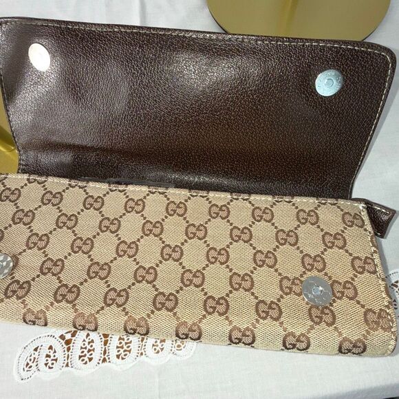 Vintage Gucci GG Monogram Canvas Bow Clutch Bag Brown Tan Y2K 90s Logo Designer - Picture 5 of 15